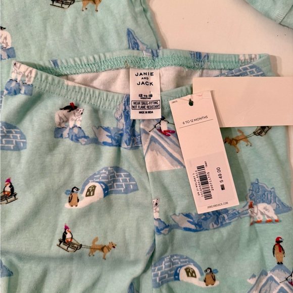 12-18M NWT Janie and Jack Arctic Pajama Set - Picture 4 of 4